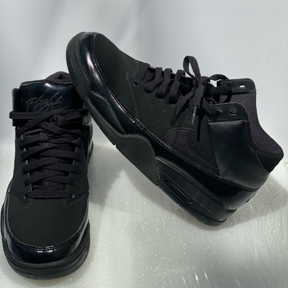Nike air flight classic